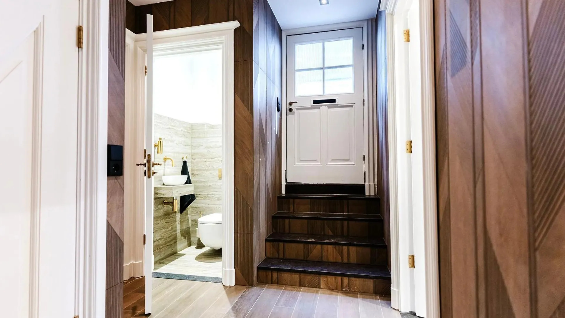 Villa335 Boutique B&B Amsterdam 0*,  Netherlands