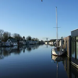 Watervilla-albertje Couette-café