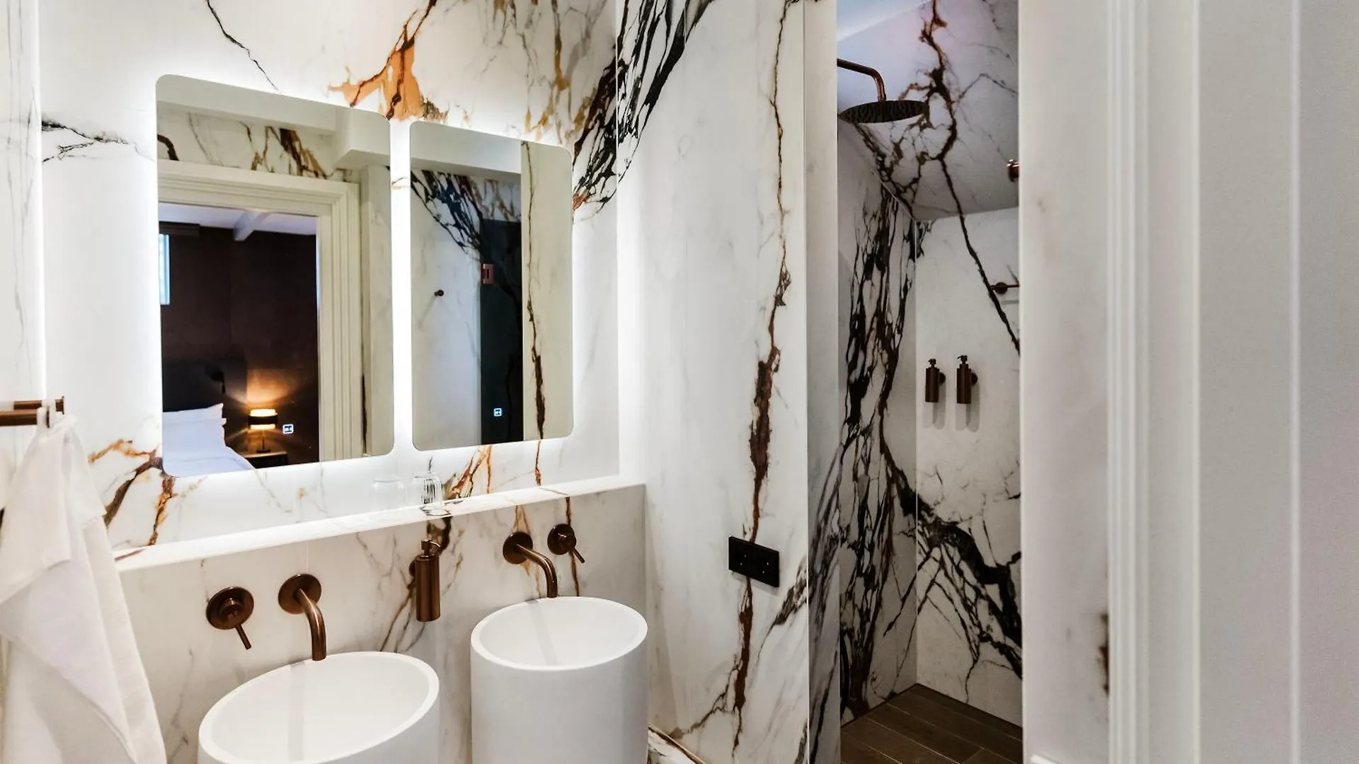 אמסטרדם Villa335 Boutique B&B לינה וארוחת בוקר